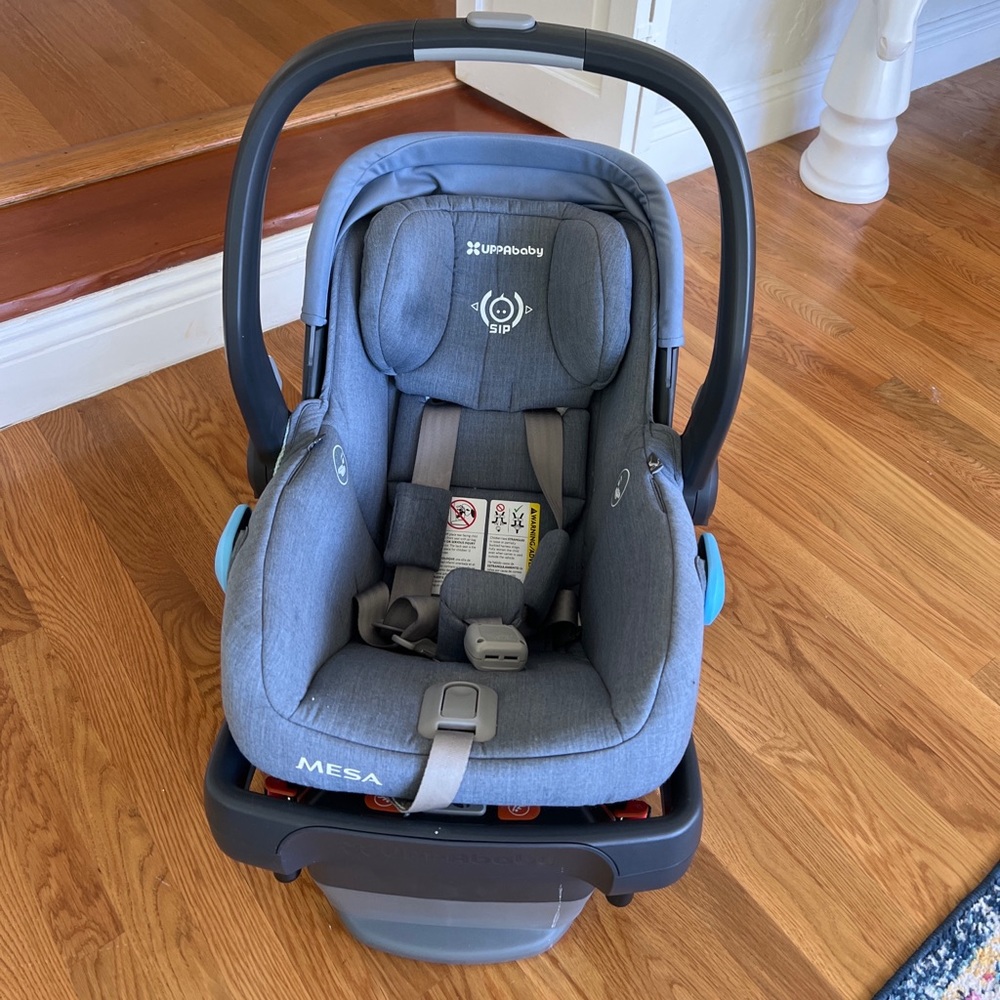 Uppa Baby Mesa Infant Car Seat and Base
